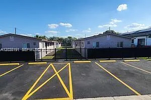 877 NW 10th St #- Photo 1