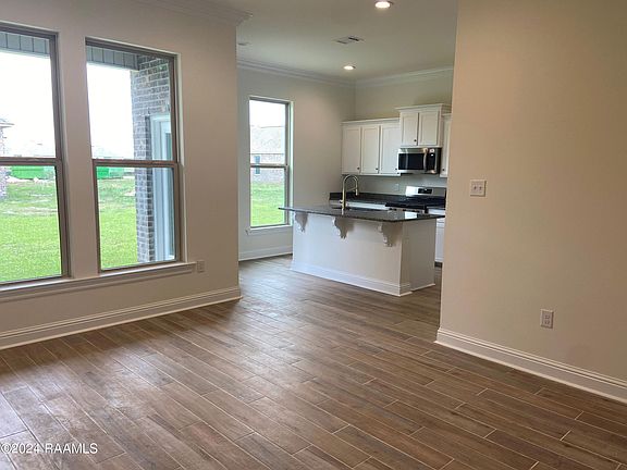 3rd image of 102 Fairdale Dr