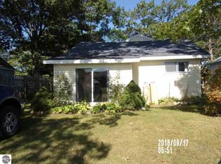 1155 N Forest St, East Tawas, MI 48730