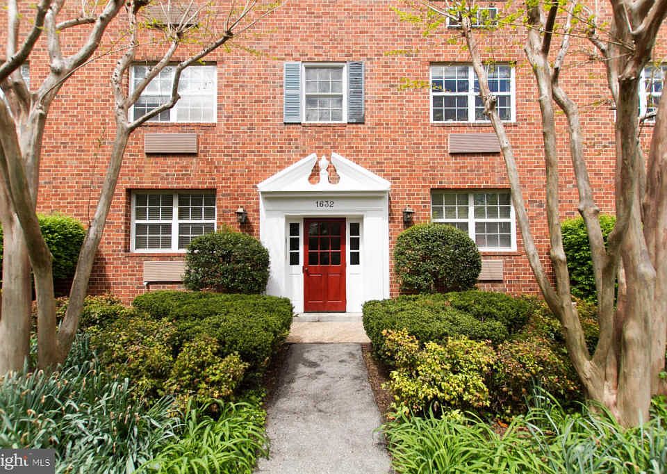 1st image of 1632 W Abingdon Dr APT 202