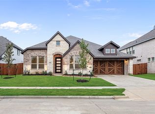 1240 Amberwood Ln, Red Oak, TX 75167