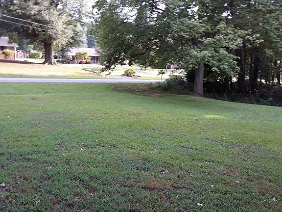 5th image of 1651 Jordan Dr