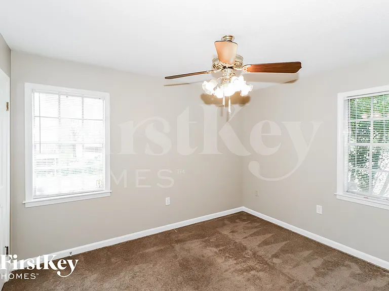 5373 Banbury Ave — Photo 12