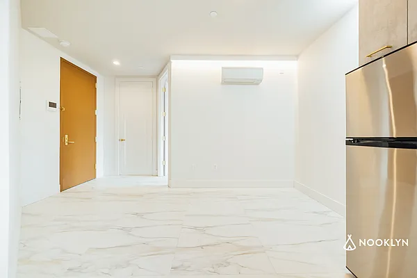 Rented by Nooklyn NYC LLC | media 19