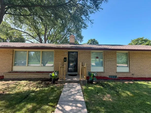 5629 W Lincoln Creek Dr, Milwaukee, WI 53218