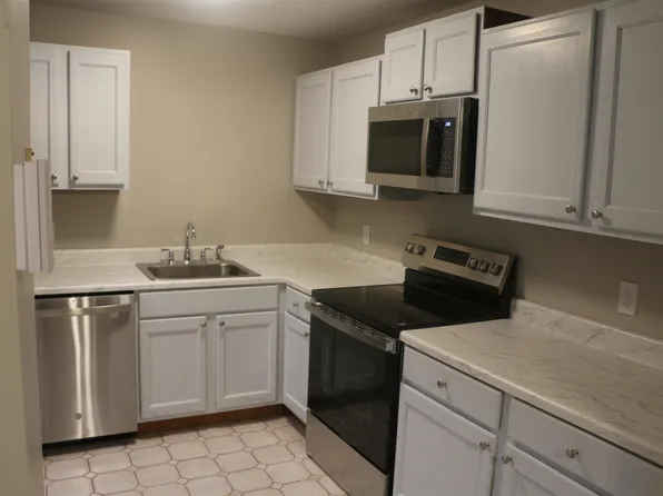 3 Fairfax Avenue #363, Derry, NH 03038