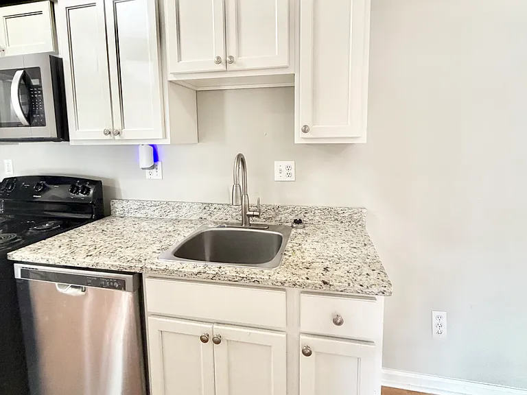 204 Cherry St #5C — Photo 2