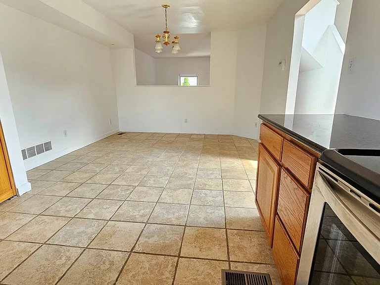 117 Hamlet Dr — Photo 4