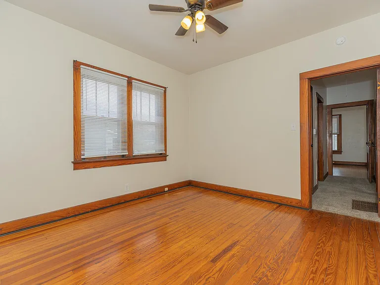 1910 N Weinbach Ave — Photo 16