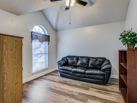 5th image of 1233 Whitehorse Dr
