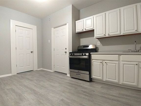 2nd image of 50 Saint Pauls Ave APT 1