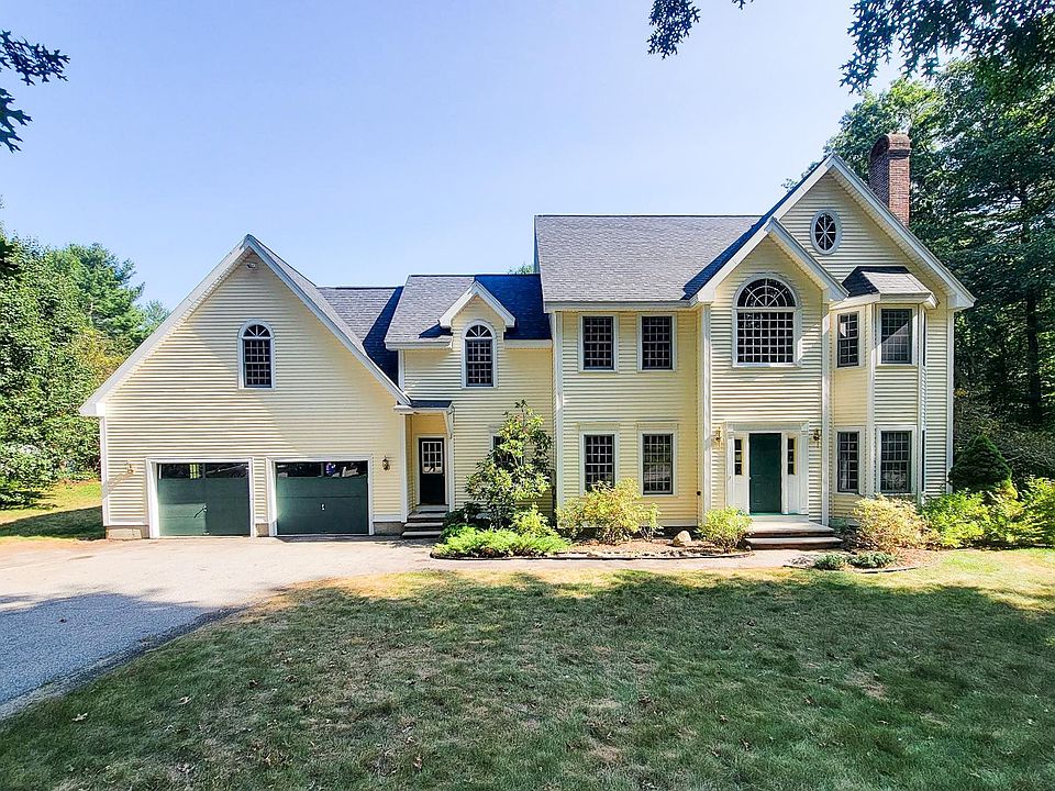 1st image of 10 Hyde Park Circle