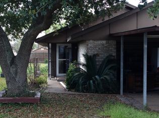 621 N 12th St, La Porte, TX 77571