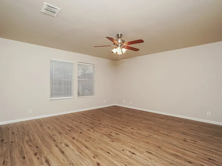 120 Bay Willow — Photo 8