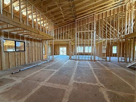 4th image of 1540 N High St