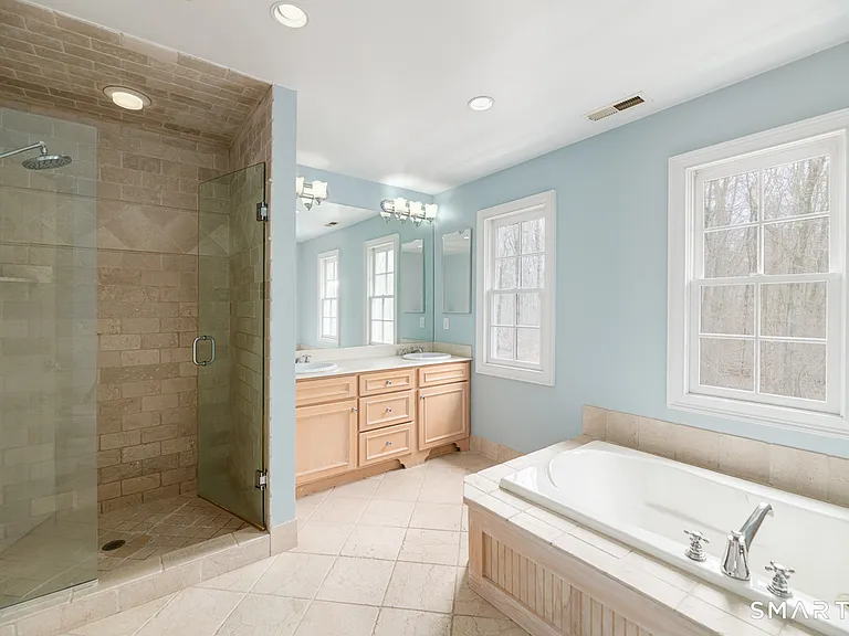 82 Westover Ave — Photo 12