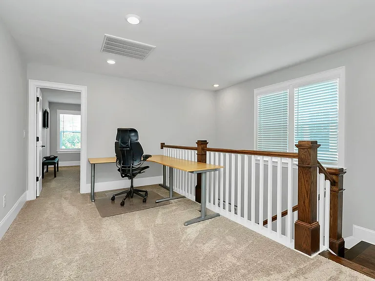 136 Preston Rd — Photo 24