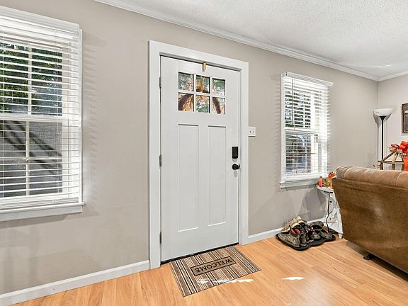 3rd image of 2064 Oak Hill Rd
