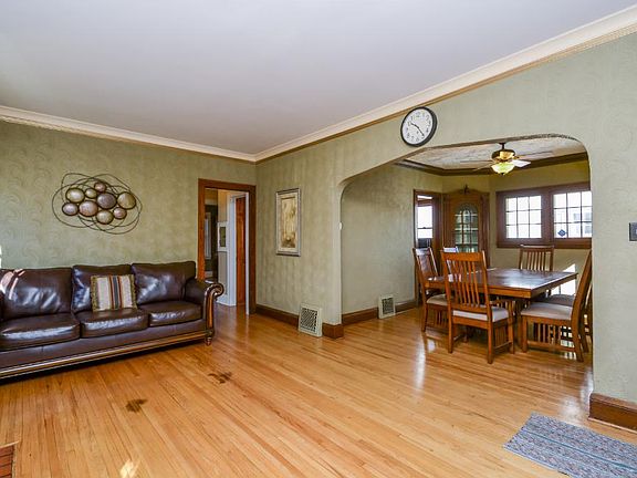4th image of 3547 James Ave N