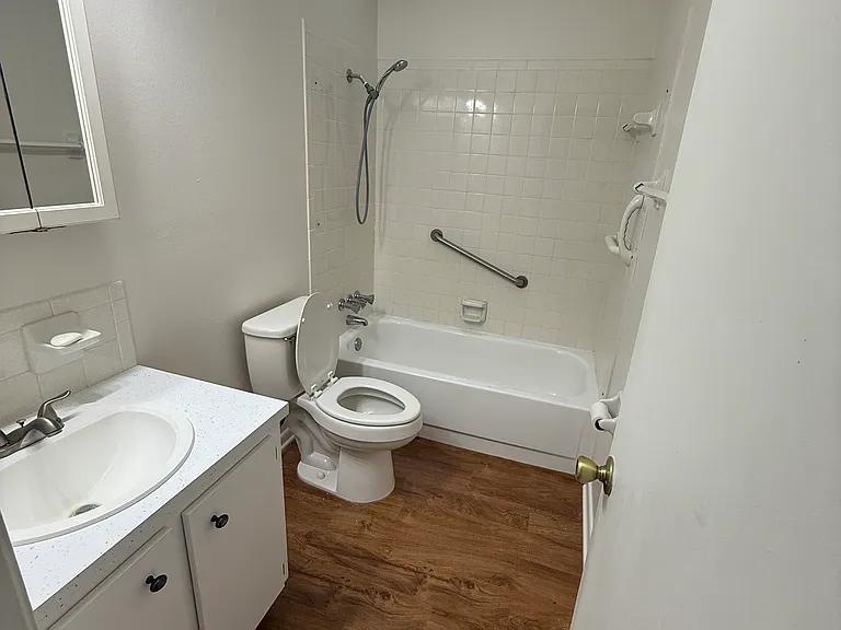 18 W Orange St — Photo 6