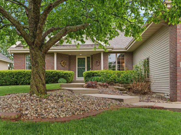 393 Riviera St, Oregon, WI 53575