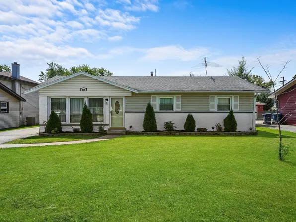 558 Old Indian Trl, Aurora, IL 60506