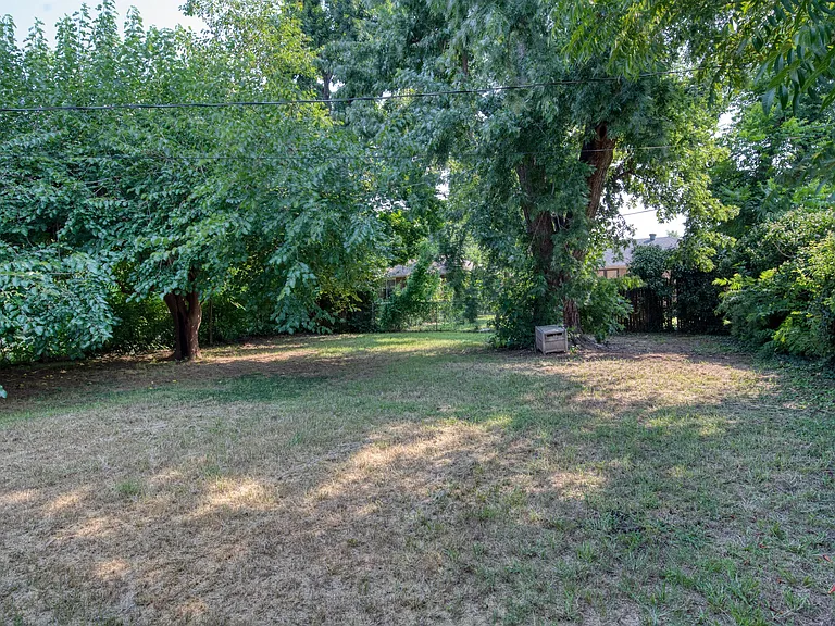 1722 Mattern Dr — Photo 18