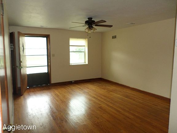 3rd image of 1916 Hunting Ave #6832487