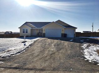 13676 Hawthorn Loop NW, Williston, ND 58801