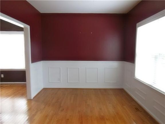 3rd image of 608 Glenties Dr