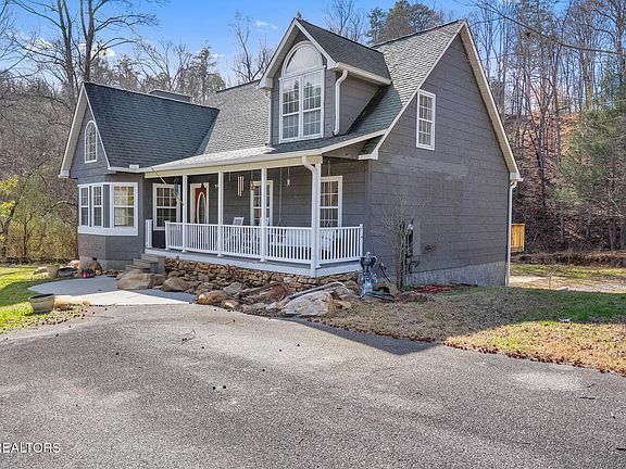 3rd image of 1853 Bluff Mountain Rd