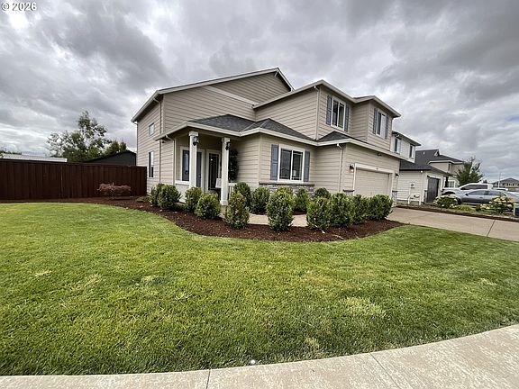 4th image of 820 8th St