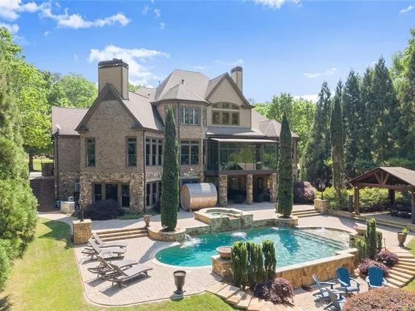 1225 Waterfall Ln NW, Acworth, GA 30101