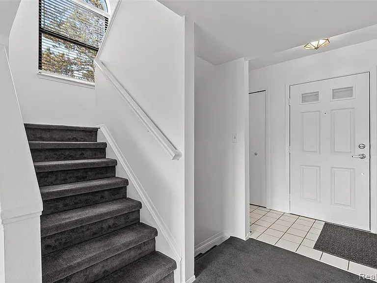 5611 Drake Hollow Dr W — Photo 8