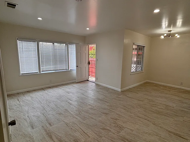 19226 Vanowen St — Photo 5