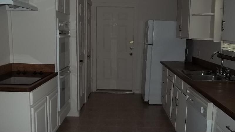 2nd image of 219 Bandera Ave