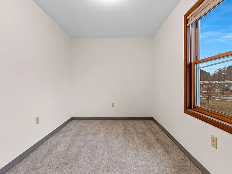 Hickory Drive and Pinecrest Apartments — Photo 43