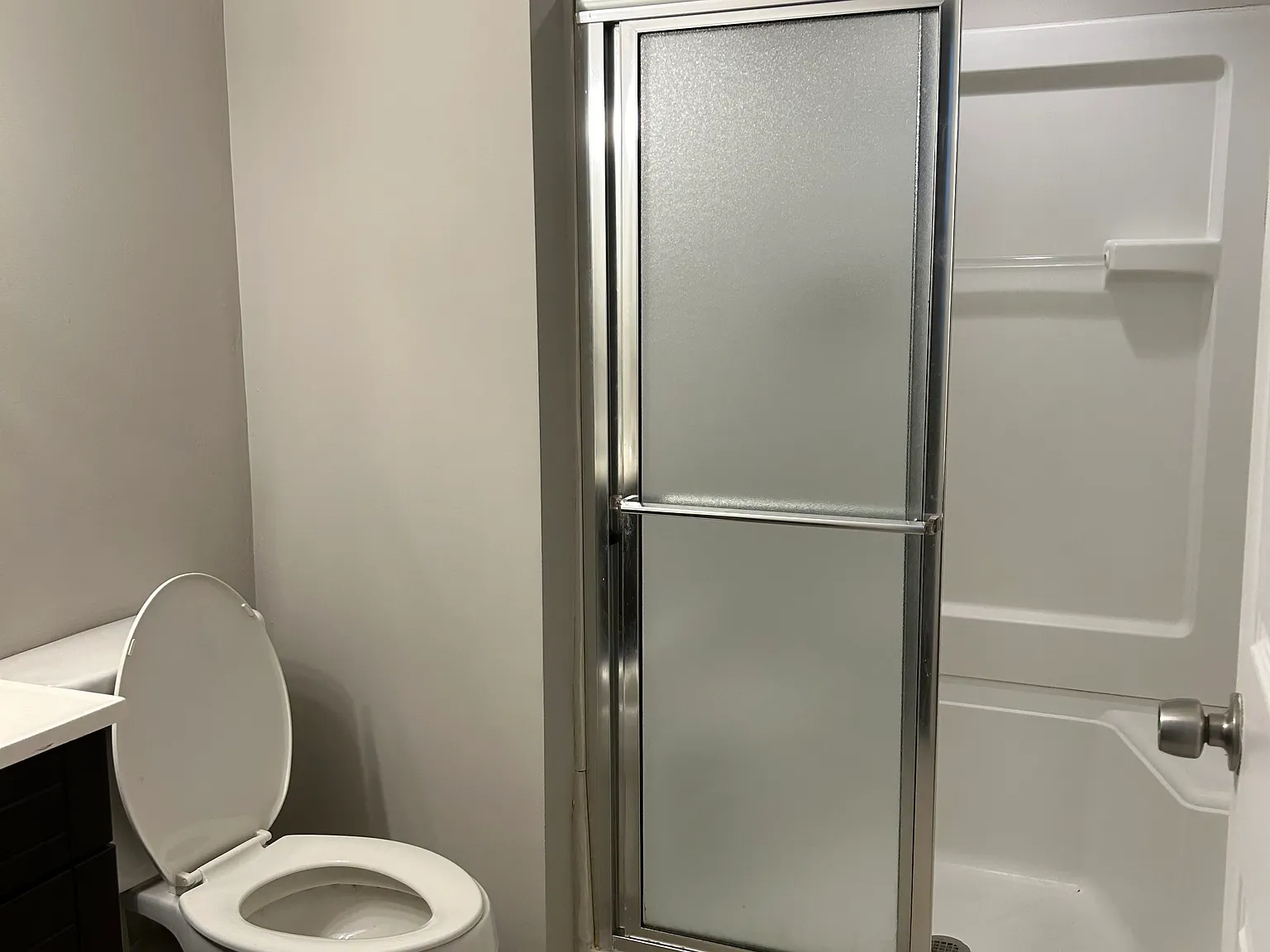 1 bed, 800 sqft, $1,150 — Photo 2