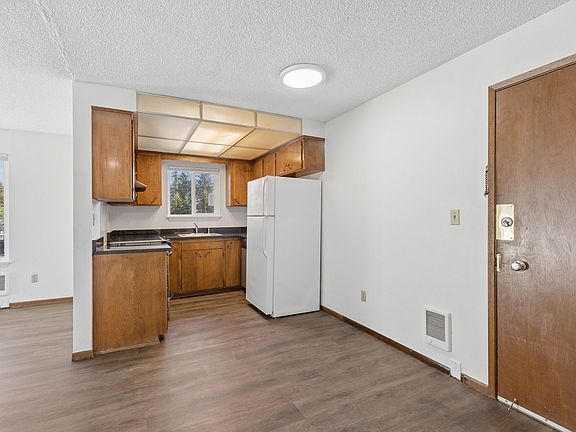 3rd image of 4709 Vesper Dr APT 11