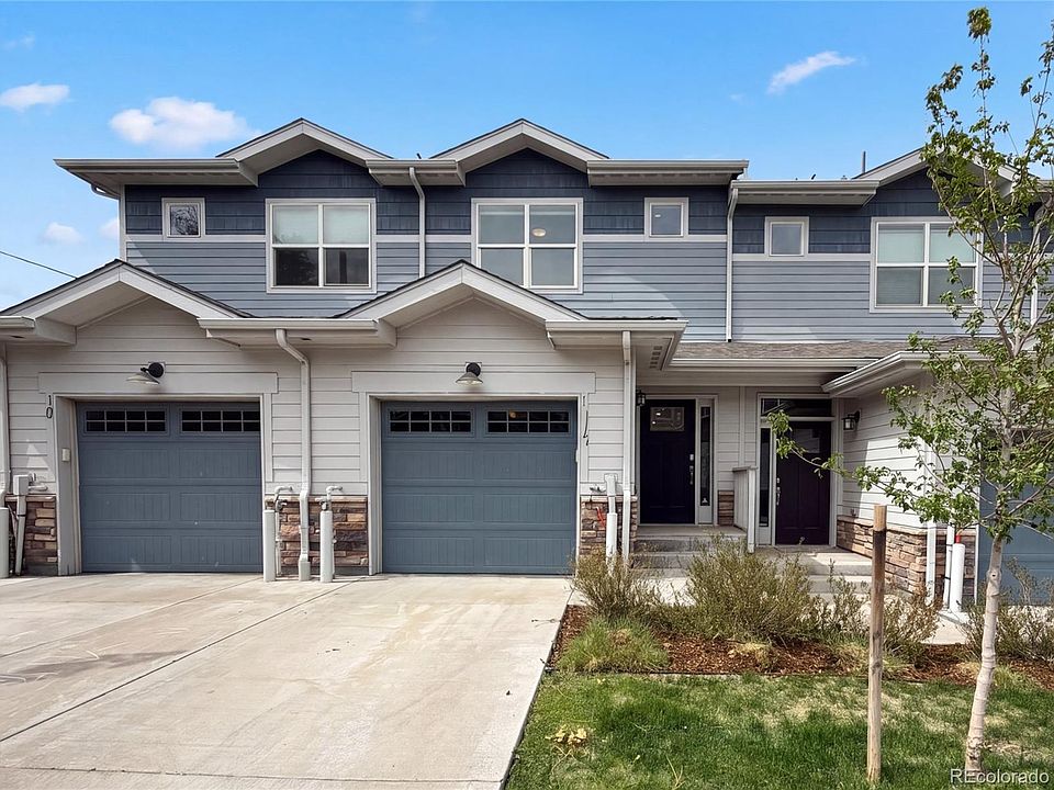 1st image of 1046 Oak Circle