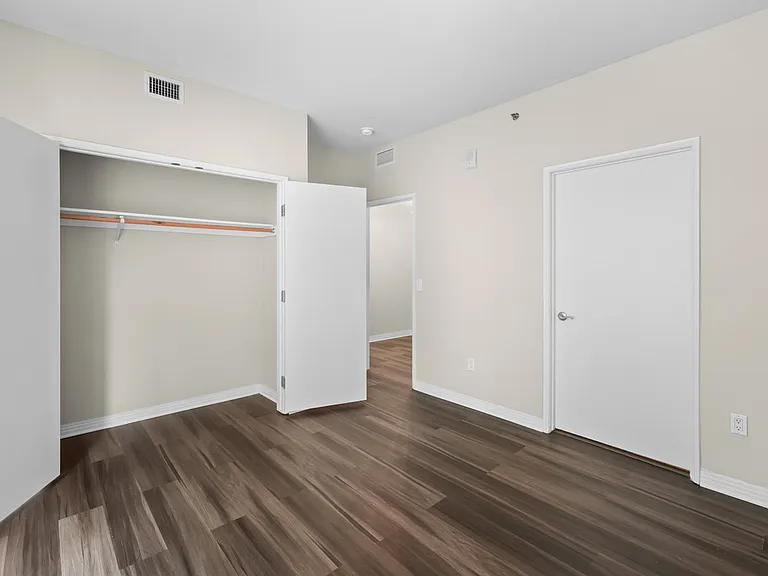 427 9th Ave #301 — Photo 23