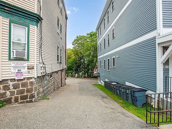 2nd image of 23 Deering Rd APT 3