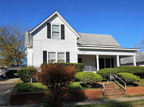 318 W 1st St, El Dorado, AR 71730