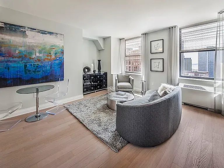 70 Pine St #2107 — Photo 1