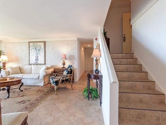 4th image of 21 Ocean Dr APT 508