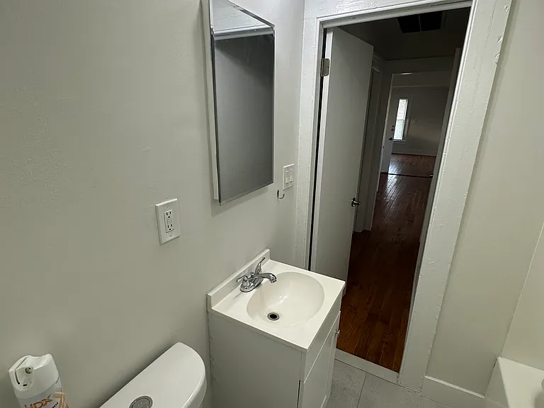 164 Hanover St #2 — Photo 10