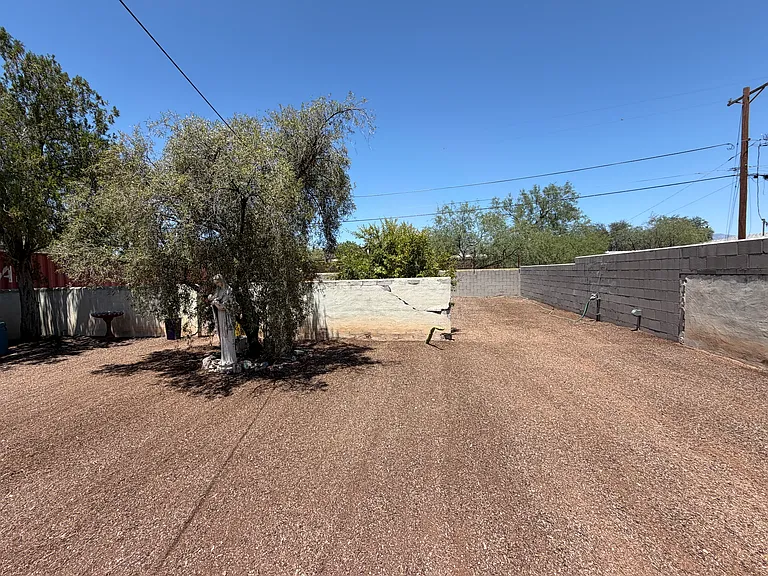 3981 E Desmond Ln — Photo 12