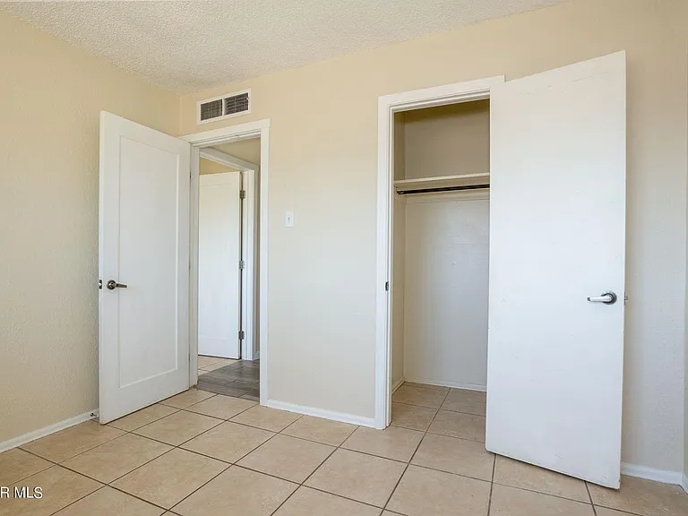 9309 Montgomery Dr — Photo 13