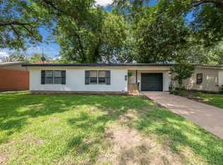 137 Bowie St, Mc Gregor, TX 76657