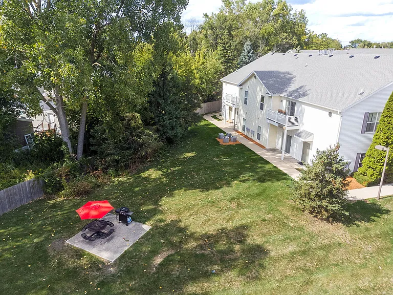 Summerhill Estates Apartments — Photo 22